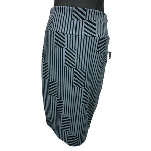 LuLaRoe Cassie Pencil Skirt Black & Gray Diagonal Stripe Fitted‎  Size Large